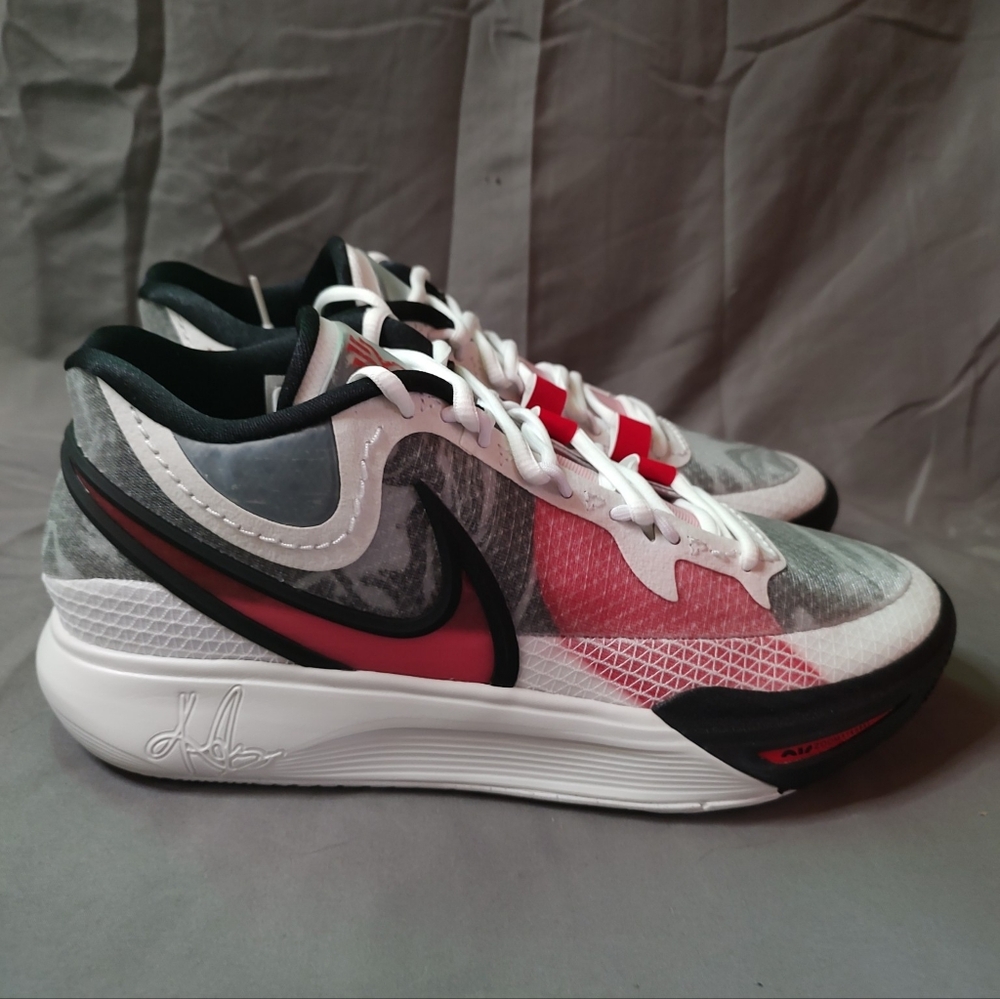 Nike Kyrie 8